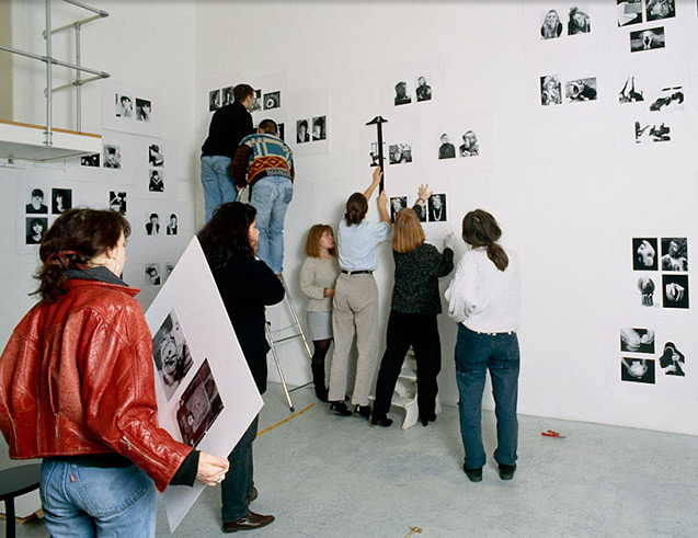 Galerie Bild 22 &mdash; Hängung Medienassistenz-Prüfungspräsentation, 1992 